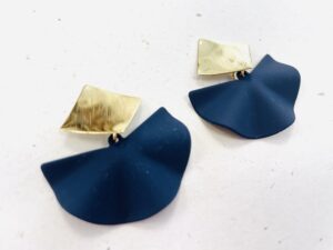 Boucles d'oreille alliage en zinc peint et attache en acier inoxydable